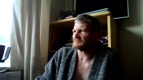Snapshot of ttb2769 chatting on December 4, 9:01 am ttb2769 online show from December 4, 9:01 am