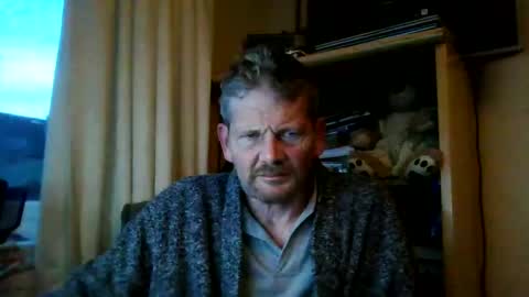 Snapshot of ttb2769 chatting on December 15, 8:08 am ttb2769 online show from December 15, 8:08 am