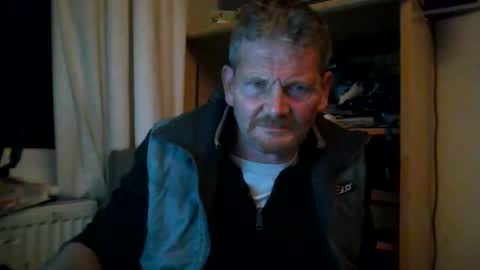Snapshot of ttb2769 chatting on December 8, 5:33 pm ttb2769 online show from December 8, 5:33 pm
