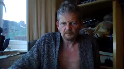 Snapshot of ttb2769 chatting on December 24, 8:33 am ttb2769 online show from December 24, 8:33 am