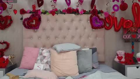 Snapshot of tugochita chatting on February 10, 11:13 pm TuGochita online show from February 10, 11:13 pm