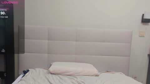 Hi everyone my name is Tina Id love it if you could help make sense of it here  online show from March 9, 4:16 am