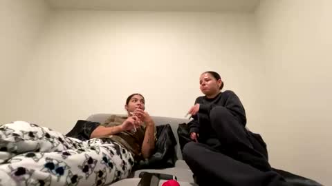 Tus reinas online show from January 6, 6:58 am