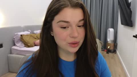 Snapshot of tutti_frutti_ chatting on February 5, 8:57 pm Ariana online show from February 5, 8:57 pm