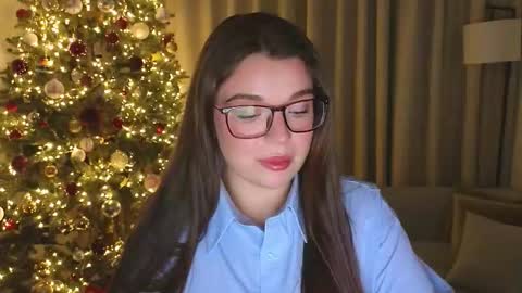 Ariana online show from December 15, 9:11 pm