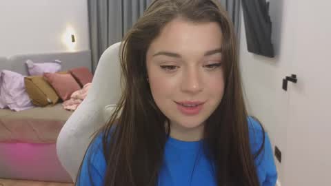 Snapshot of tutti_frutti_ chatting on February 17, 11:33 pm Ariana online show from February 17, 11:33 pm