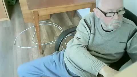 Andy online show from May 18, 3:51 pm