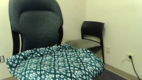 twayne29x online show from April 22, 5:47 am