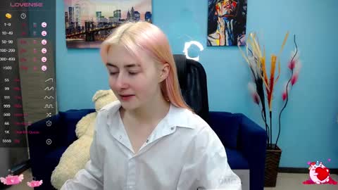 Veronica online show from December 11, 12:34 pm