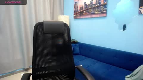 Veronica online show from February 1, 2:13 pm