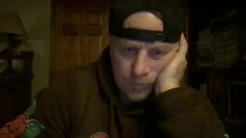 Snapshot of twiinsoul chatting on December 4, 3:09 am twiinsoul online show from December 4, 3:09 am