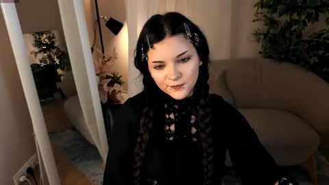 Melanie online show from October 14, 7:50 pm