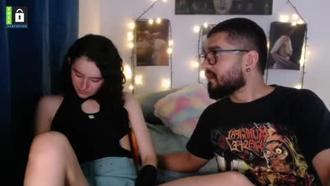 Snapshot of twinflamesxx chatting on February 5, 1:47 am TwinFlamesXX online show from February 5, 1:47 am