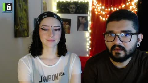 Snapshot of twinflamesxx chatting on January 9, 12:57 am TwinFlamesXX online show from January 9, 12:57 am