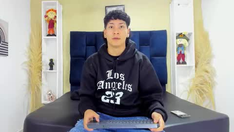 Snapshot of twink_bunny chatting on September 21, 11:25 am samu online show from September 21, 11:25 am
