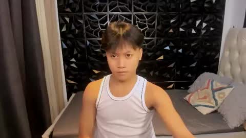 twink_mistingtrevor online show from July 6, 12:57 pm