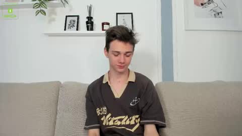 Snapshot of twinkguy_slim chatting on September 17, 4:32 pm Viego Pattel online show from September 17, 4:32 pm