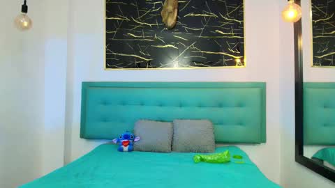 twinslovers_ online show from October 11, 5:12 am