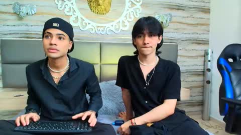 Snapshot of twinslovers_ chatting on September 9, 9:48 pm twinslovers_ online show from September 9, 9:48 pm