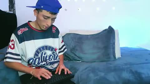twoguysshohot online show from September 18, 12:47 am