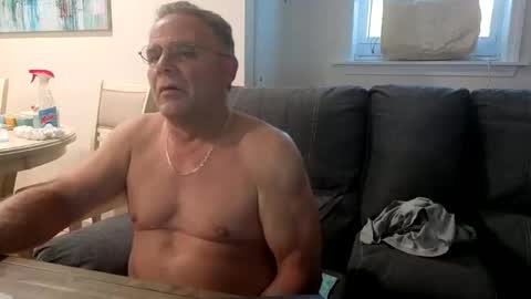 Twopeopleinlove online show from October 21, 8:56 pm