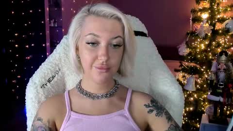 Miley online show from December 25, 3:38 pm