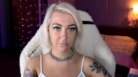 Miley online show from February 24, 3:42 pm