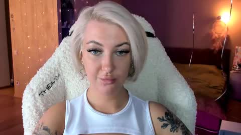 Miley online show from December 7, 10:50 am