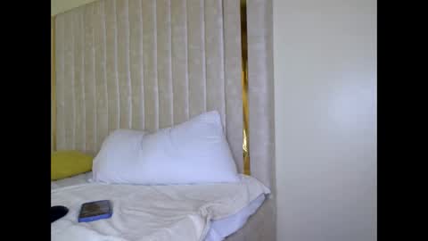 tyla_cerry online show from October 25, 7:19 am