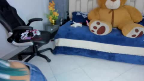 Snapshot of tyla_demon chatting on February 11, 2:57 am TYLA online show from February 11, 2:57 am