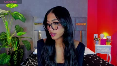 tyla_ks online show from March 30, 8:31 pm