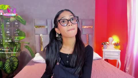 tyla_ks online show from April 1, 7:55 pm