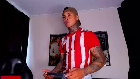 tyler_bell_ online show from March 10, 2:21 pm