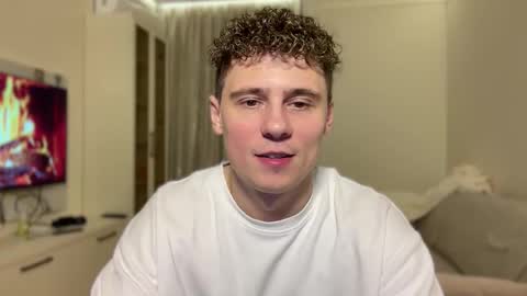 tyler_garrner online show from December 5, 5:00 pm