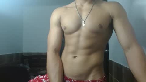 Snapshot of tyler_gold8233 chatting on September 18, 3:38 pm Tyler online show from September 18, 3:38 pm
