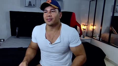 Snapshot of tyler_hank1 chatting on January 26, 11:08 pm tyler_hank1 online show from January 26, 11:08 pm