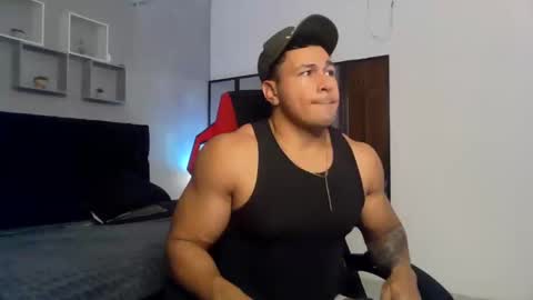 Snapshot of tyler_hank1 chatting on September 19, 10:13 pm tyler_hank1 online show from September 19, 10:13 pm