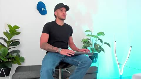 Snapshot of tyler_jonnes chatting on February 19, 4:00 pm Tyler online show from February 19, 4:00 pm