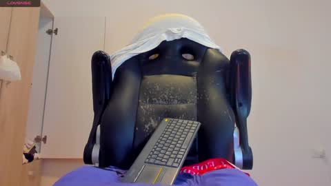     online show from January 7, 12:41 pm