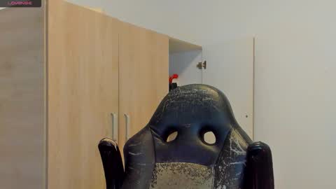     online show from September 10, 7:31 am