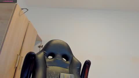     online show from January 23, 3:32 pm