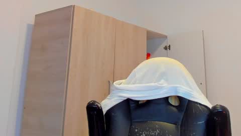     online show from January 17, 11:38 am