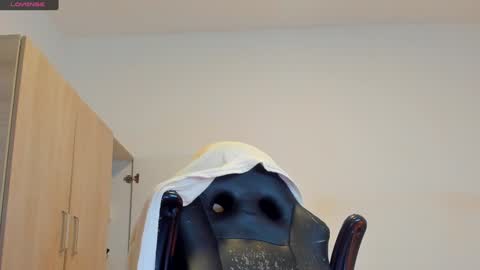     online show from January 25, 3:52 pm