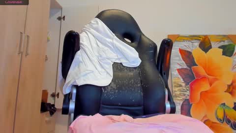     online show from March 11, 11:55 am