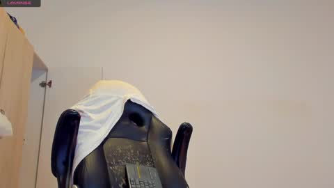     online show from January 7, 9:03 pm