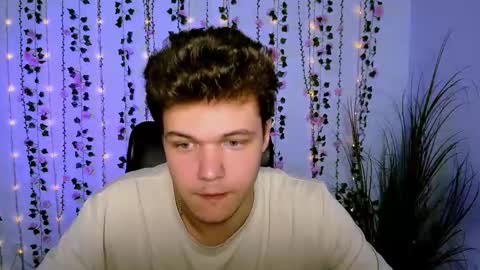Snapshot of tyler_sparks_ chatting on September 21, 6:45 pm tyler_sparks_ online show from September 21, 6:45 pm