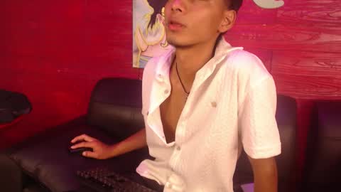tyler_wolf_1 online show from October 6, 11:28 am