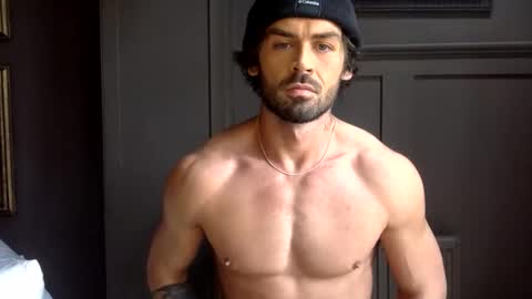 tylerjamesxxx_ online show from September 11, 9:32 am