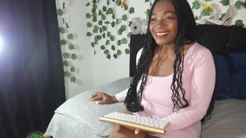 tyra  online show from November 12, 1:08 am