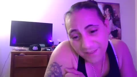 Snapshot of uandme_baby chatting on December 23, 12:41 pm Azelia B online show from December 23, 12:41 pm
